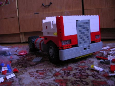 Модель грузовика из конструктора LEGO