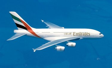 Cалон бизнес-класса самолета Airbus A340-500. Авиакомпания «Emirates»