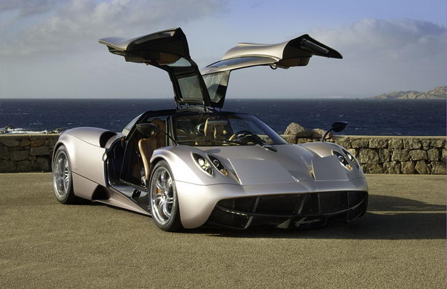 Фотографии нового суперкара Pagani