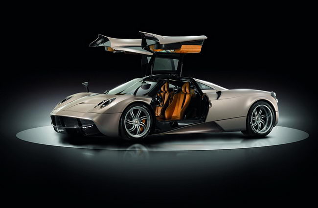 Фотографии нового суперкара Pagani