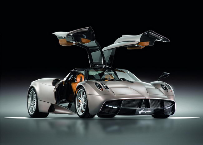 Фотографии нового суперкара Pagani