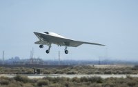 Беспилотник X-47B ( обзор / фото / видео )