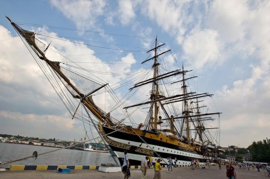 Экскурсия по итальянскому паруснику Amerigo Vespucci