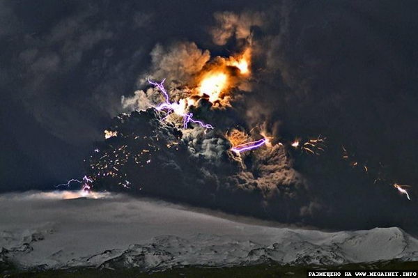 Молнии над вулканами ( Фото )