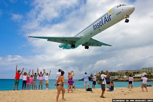 Maho Beach — пляж с самолетами над головой