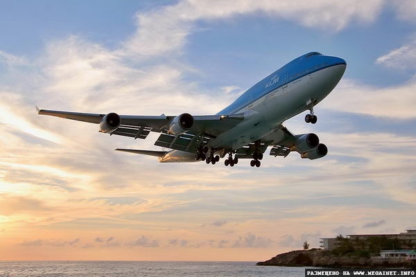 Maho Beach — пляж с самолетами над головой