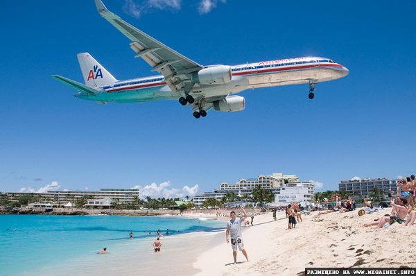 Maho Beach — пляж с самолетами над головой