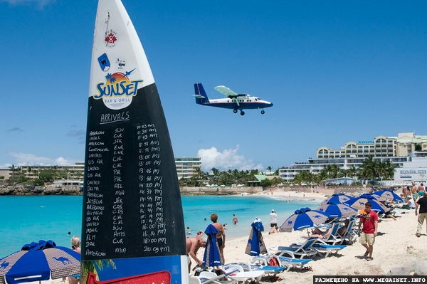 Maho Beach — пляж с самолетами над головой