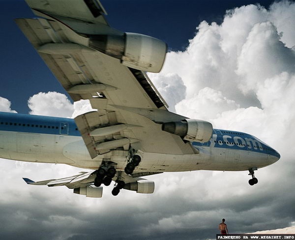 Maho Beach — пляж с самолетами над головой