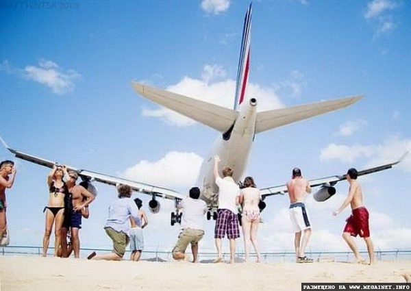 Maho Beach — пляж с самолетами над головой