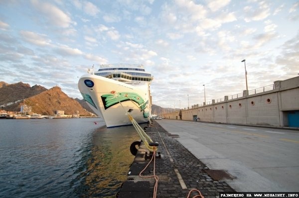 Круизный лайнер Norwegian Jade